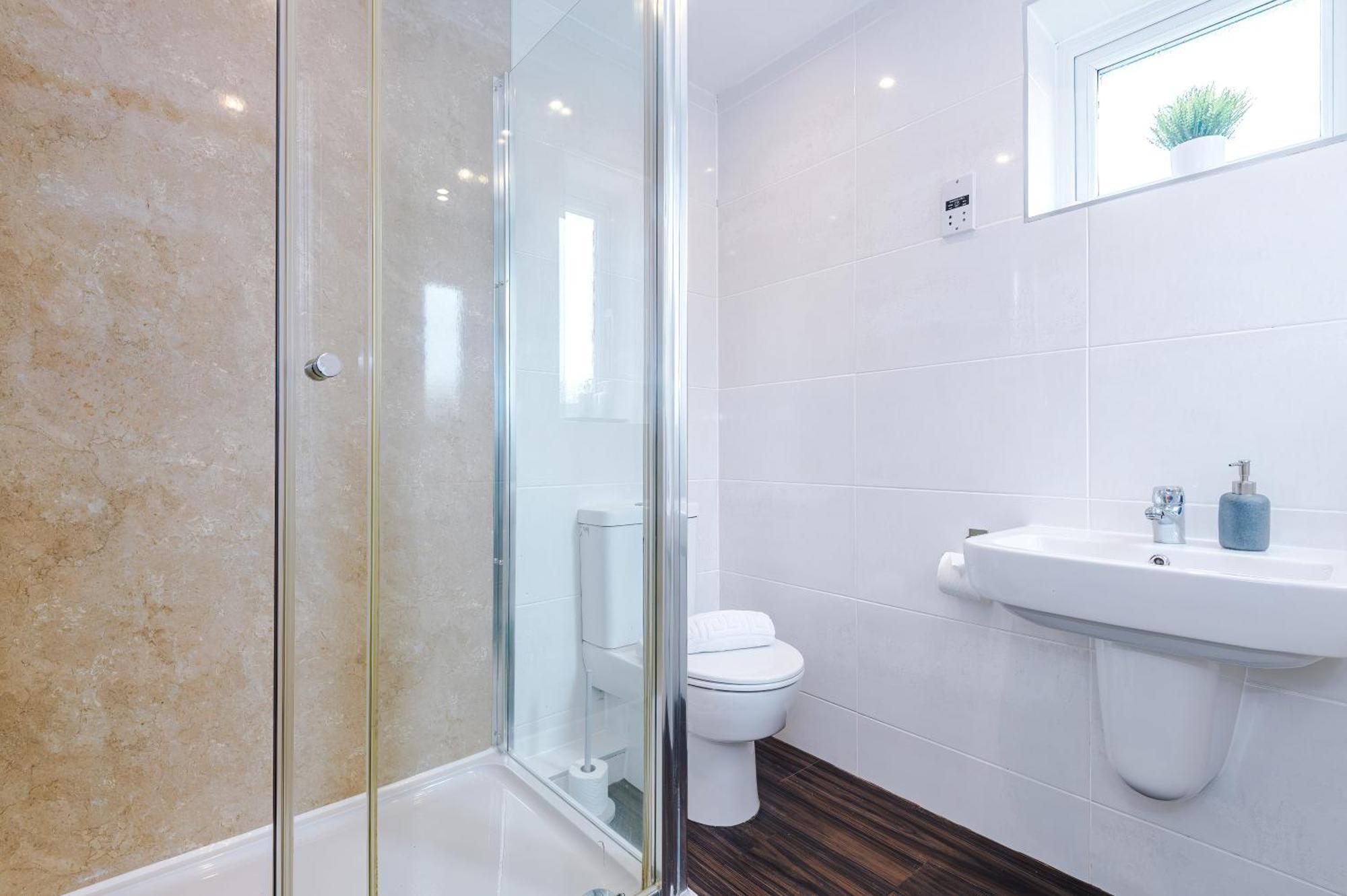 New! Stunning 3-Bed Home In Chester By 53 Degrees Property, Ideal For Groups, Free Parking! Eksteriør bilde